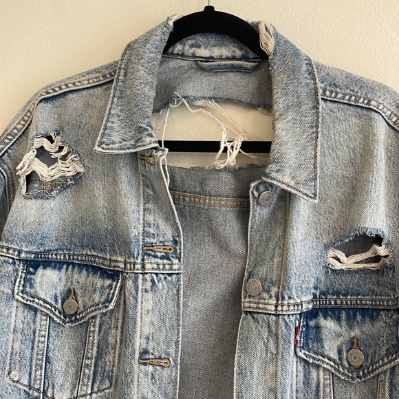 Levi’s Distressed Denim Oversized Jacket | Large - Picture 12 of 16